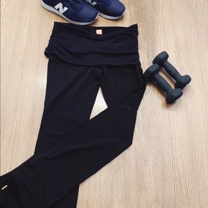 Lucy skirted power yoga pants.